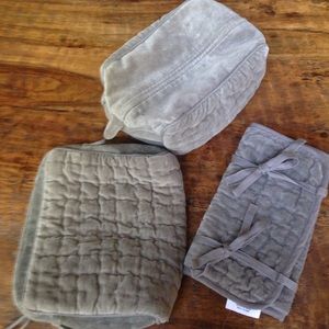 Travel accessory bags